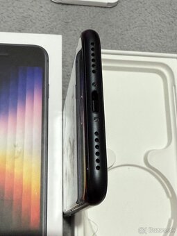 Predám Apple iPhone SE 2022 64GB Black Minimálne známky - 9