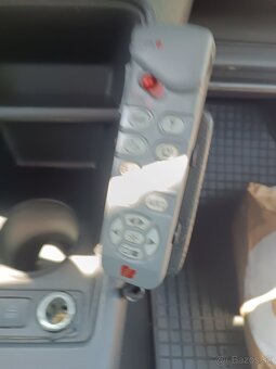Predám VW Up 1,0 i benzín doprovodný špecial N1 - 9