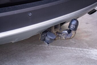 Toyota RAV4 2.2 l D-CAT Premium - 9