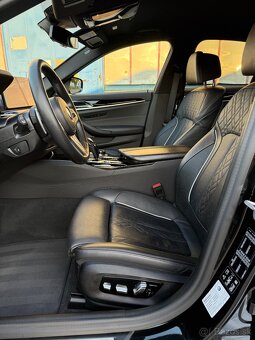 BMW M550i Xdrive 4.4 V8 Twin-turbo 390kw FL v ZÁRUKE - 9