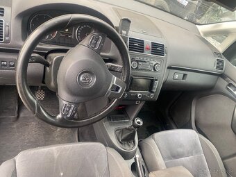 Volkswagen Touran 2.0TDI 103kw Bi-Xenon,Navi - 9