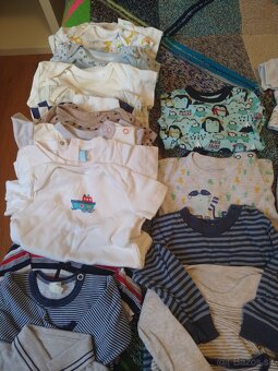 Balík chlapčenkého dojčenského oblečenia veľ. 56-68 - 9