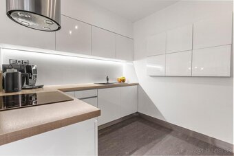 NA PREDAJ moderná novostavba rodinného domu, Blatné - 9