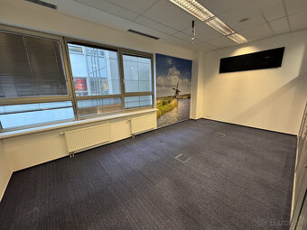 Prenájom kancelárskeho priestoru 225 m² na ulici Galvaniho v - 9