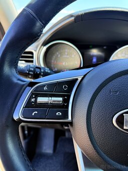 Kia Ceed SW 1.6 CRDi Gold+Navi - 9