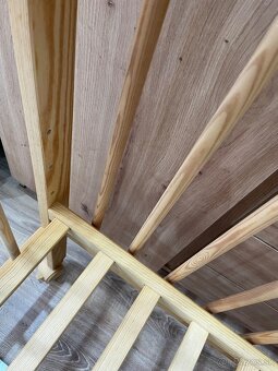 Nastaviteľná postielka drevená borovica 120x60 - 9