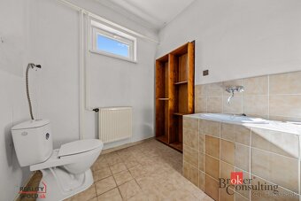 Na predaj priestranný bezbariérový rodinný dom v Budmericiac - 9