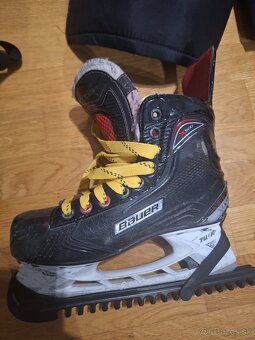 Predam detsku hokejovú výstroj - 9