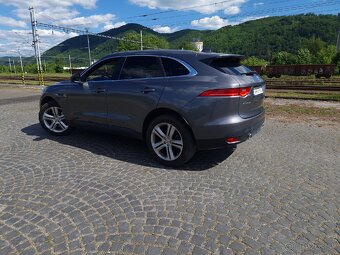 Jaguar F-pace - 9