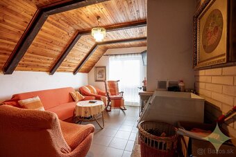 REZERVOVANÉ - Na predaj očarujúca rekonštruovaná chata v B - 9
