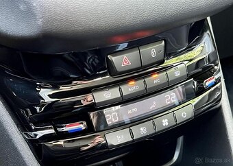 Peugeot 208 1.2i KLIMA PANORAMA TEMPOMAT benzín manuál 60 kw - 9