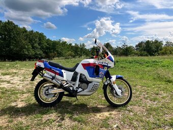 Predám Honda Africa Twin Xrv 750 - 9