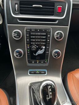 Volvo V60 D6 AWD 2.4 Diesel - 9