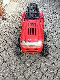 Traktorová kosačka MTD - 9