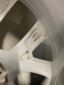 5x112 R17 6,5J ET39 BMW + 205/60 R17 zimné - 9