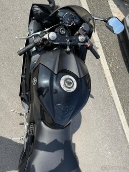 Yamaha yzf R6 - 9