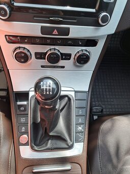 Volkswagen passat B7 Highline - 9