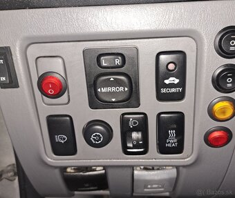 Toyota Hilux 3.0 - 9