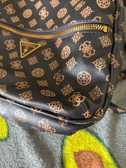 Batoh Guess Manhattan mocha - 9