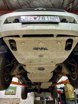 Toyota Hilux 2009 2.5d 4x4 REZERVOVANE DO 9.6 - 9