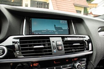 BMW X4 35d M Packet, Strešné okno, ACC, Harman Kardon, HUD - 9