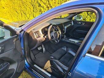 Volvo xc60 R-line AWD - 9