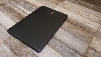 Predám Acer Extansa15/nová batéria/8gb ram/Intel i3/W10 - 9