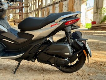 Predam Aprilia SR GT 125 model 2024 - 9
