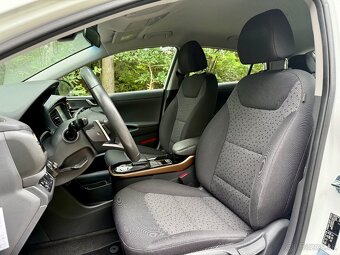 Hyundai Ioniq, 28kWh, SoH 92%, KEYLESS s DPH 13 387,- EUR - 9