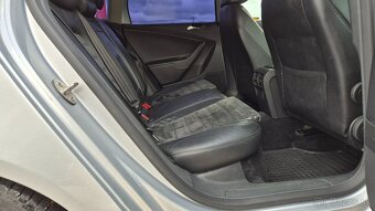 Volkswagen Passat Variant 2.0 TDI Highline DSG - 9