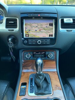 Volkswagen Touareg 3.0 V6 TDI 176kW CASA - 9