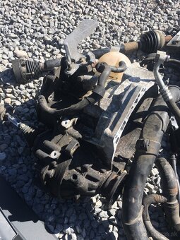 Rozpredám Fabia 2 1.6 77kw - 9