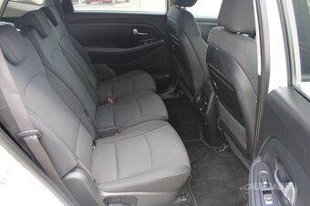 Kia Carens 1,7 CRDi 104 kW - 9
