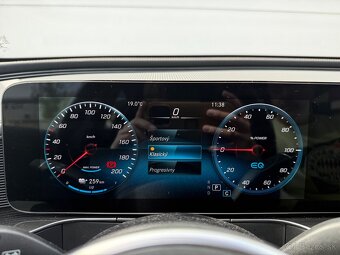 Predám Mercedes Benz EQC 400 4M - 9