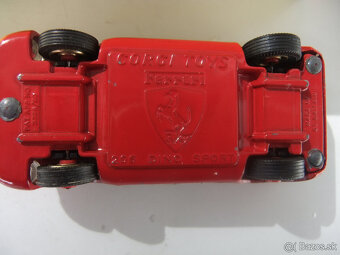 3xJAGUAR E a 2xFERRARI DINO od CORGI TOYS v 1:43 - 9