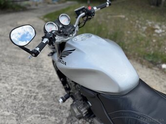 Honda CB600F Hornet - 9