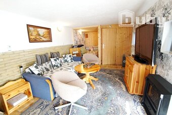 Murovaná 6 izbová chata s vlastným pozemkom 500m2, na preda - 9