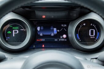 Toyota Yaris 1.5 Hybrid e-CVT / AJ NA SPLÁTKY - 9