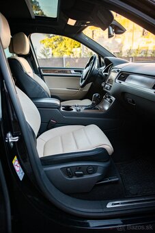 VW TOUAREG 180KW 3.0 TDI - EXCLUSIVE výbava Top stav SK ŠPZ - 9