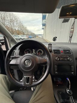 Volkswagen Touran - 9