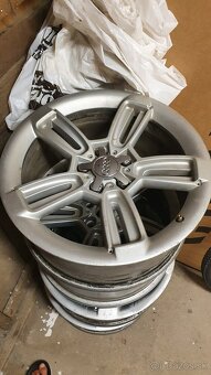 5x112 r18...235/60 r18 - 9