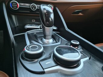 Alfa Romeo Giulia 2.2 Diesel 180 AT Super - 9