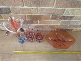 hutné sklo ružové, kameň-žardiniéra, váza a popolník - 9
