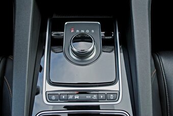 JAGUAR F-PACE 2.0D - PREDAJ AJ NA SPLÁTKY - 9