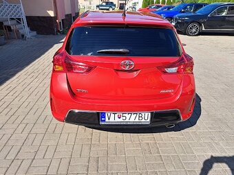 Toyota auris - 9