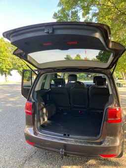 Volkswagen Touran 2.0 TDI Highline DSG, 2012, 277 000 km - 9