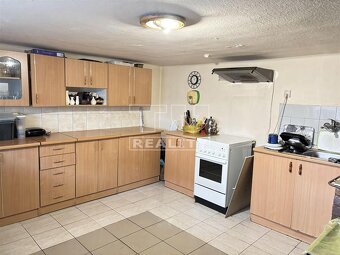 Na predaj: starší rodinný dom v obci Hranovnica – kúsok... - 9