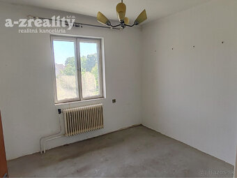 Ponúkame na predaj rodinný dom v obci Číčov - 9