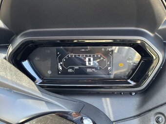 Skúter Yamaha XMAX 300 (20,6 kW) - 9
