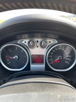 Ford Kuga 2.0tdci 120kw 4WD A/T Titanium - 9